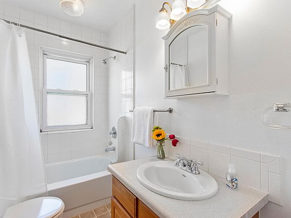 2nd image of 392 N Clarkson St #B