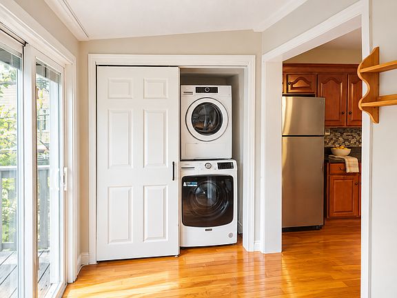2nd image of 165 Bennington St Floor 1
