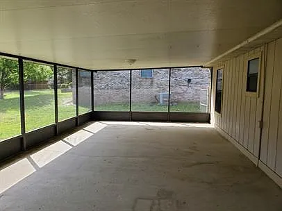 1133 James Ave — Photo 10