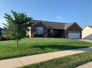 8015 Charleston, Troy, IL 62294