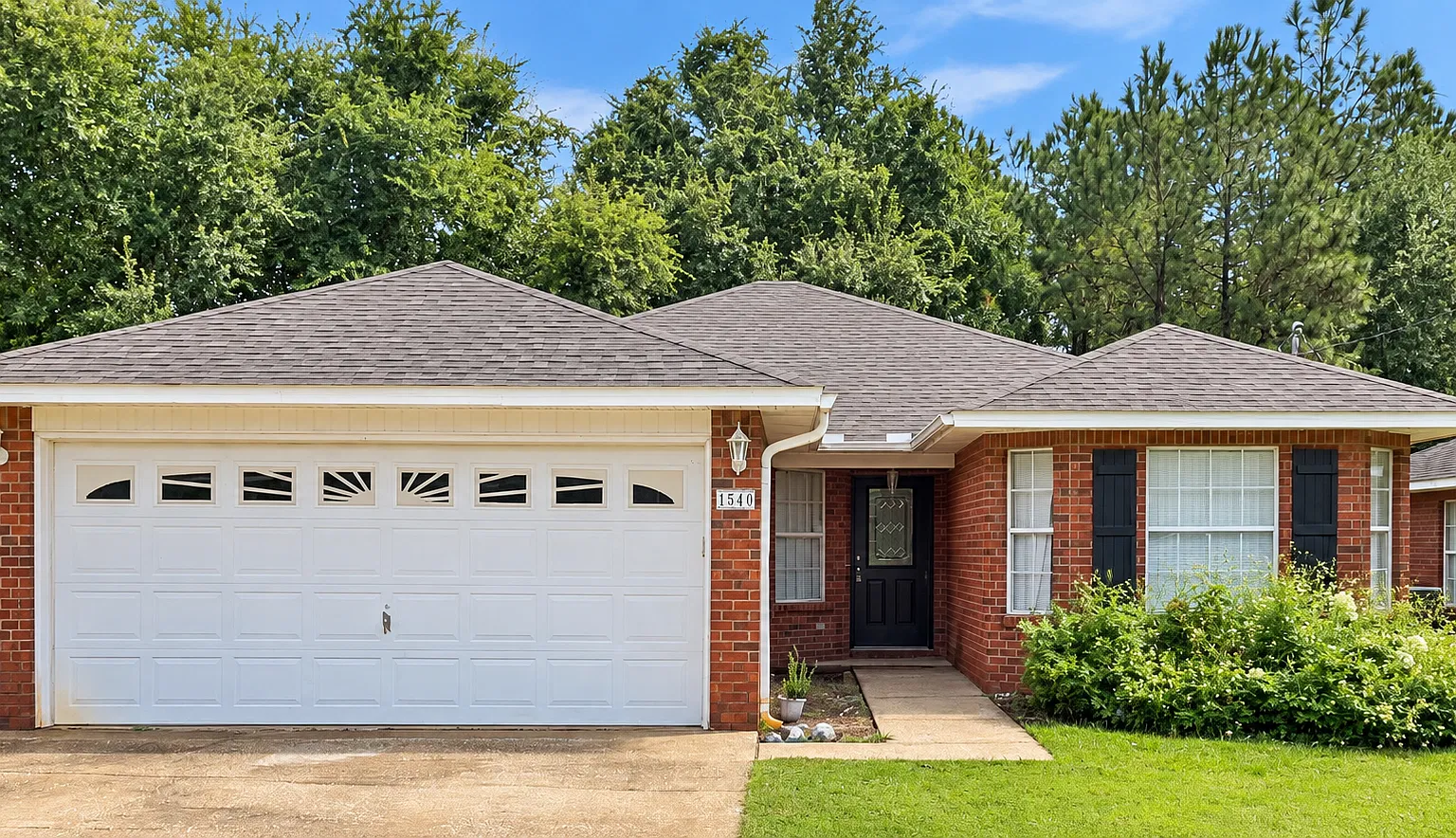 3 bed, 1500 sqft, $2,150 — Photo 1