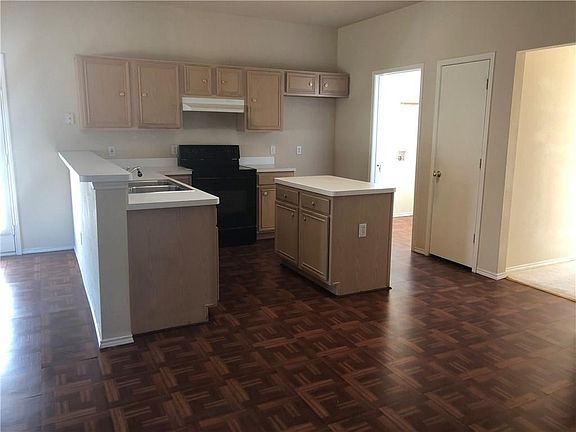 3rd image of 4117 Big Thicket Dr