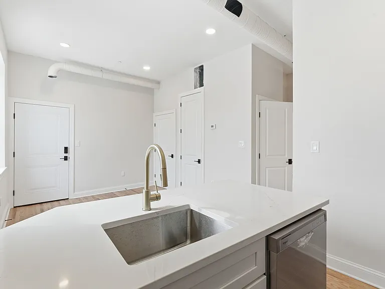 337 S Fremont Ave #1 — Photo 6