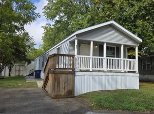 92 Vindale Dr, Greenwood, IN 46143