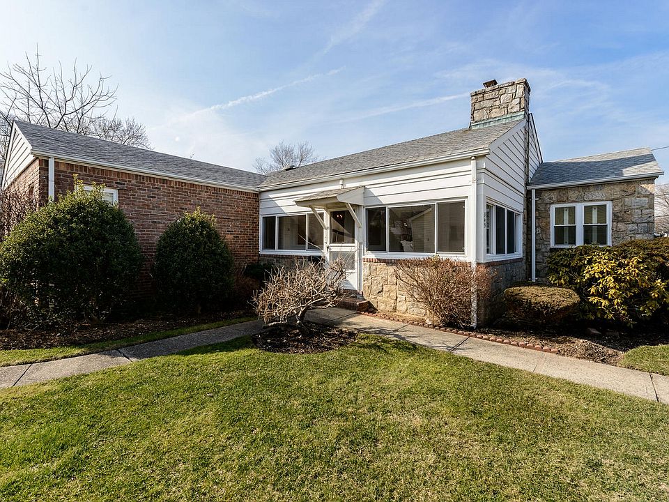 1st image of 349 Nassau Blvd