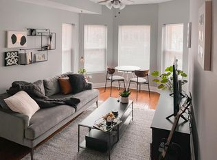 926 W George St #1F, Chicago, IL 60657