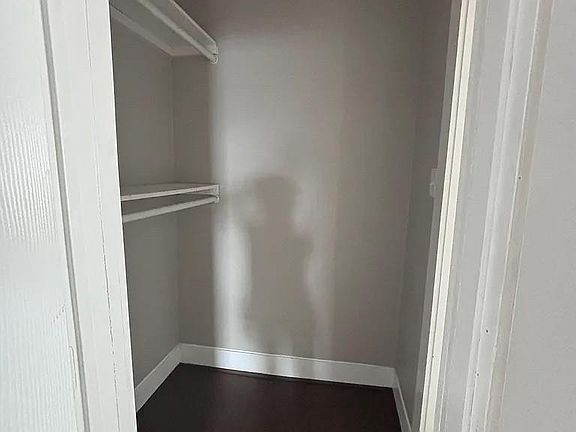 3rd image of 804 Louise St