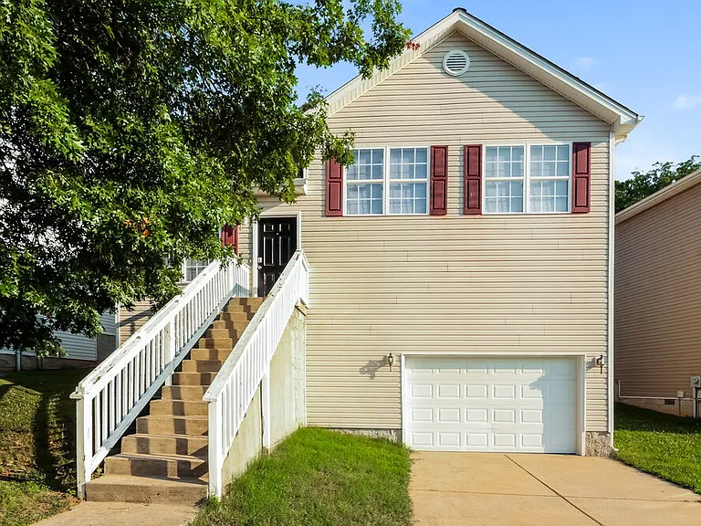 641 Belgium Dr — Photo 1
