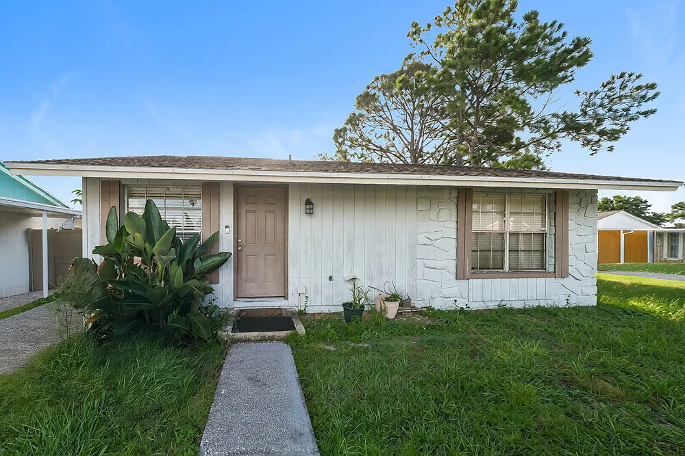 2 bed, 2.0 bath, 1091 sqft, $1,960 — Photo 1