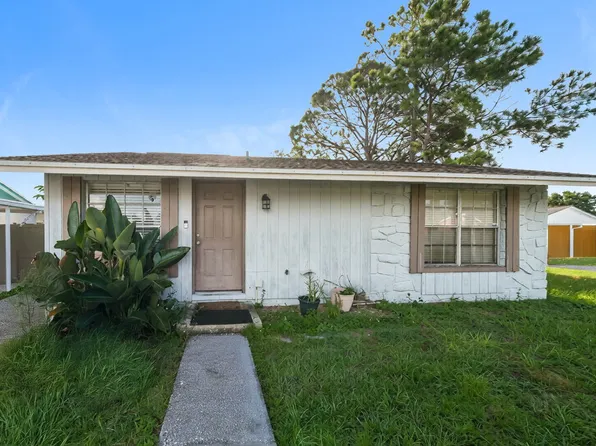 8301 Carmel Pl, Tampa, FL 33615