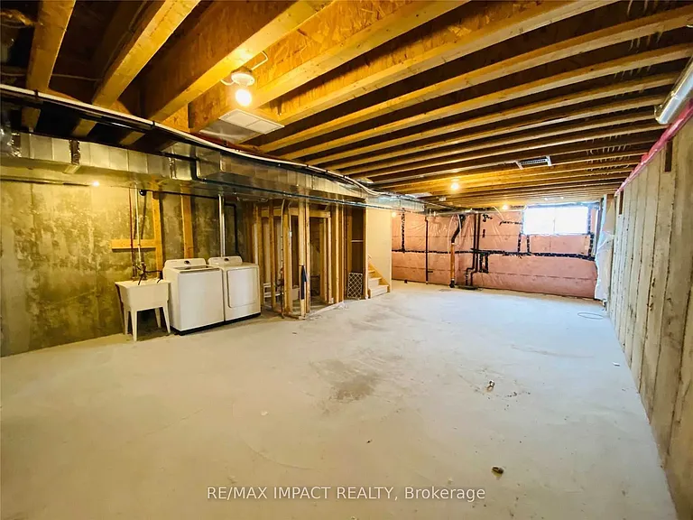 867 Broadway Blvd — Photo 23