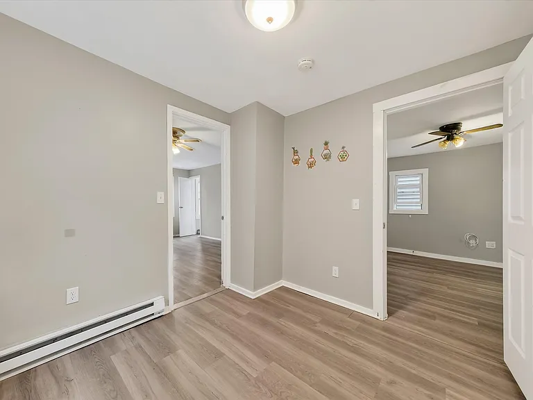 68 Catharine St — Photo 15