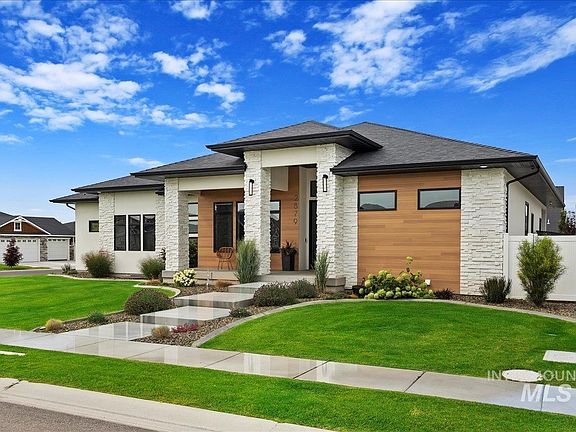2nd image of 2879 Sun Mountain Dr