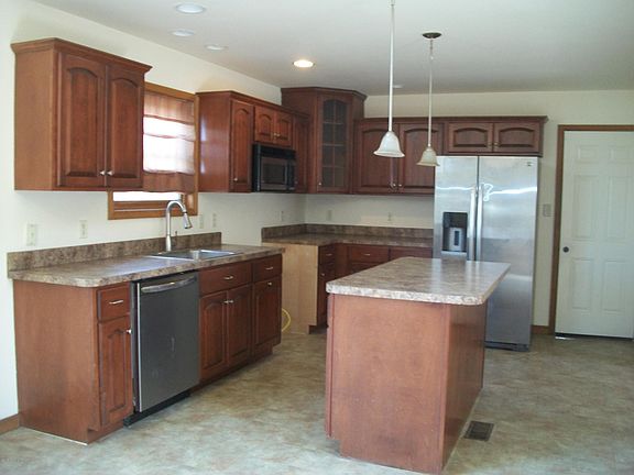 5th image of 80 Northpark Dr E