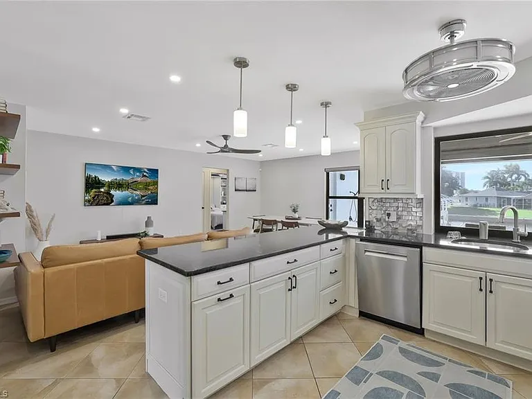 50 Copperfield Ct — Photo 17