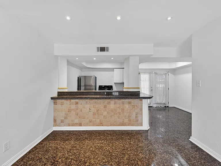 6111 Beverly Hill St #46 — Photo 8
