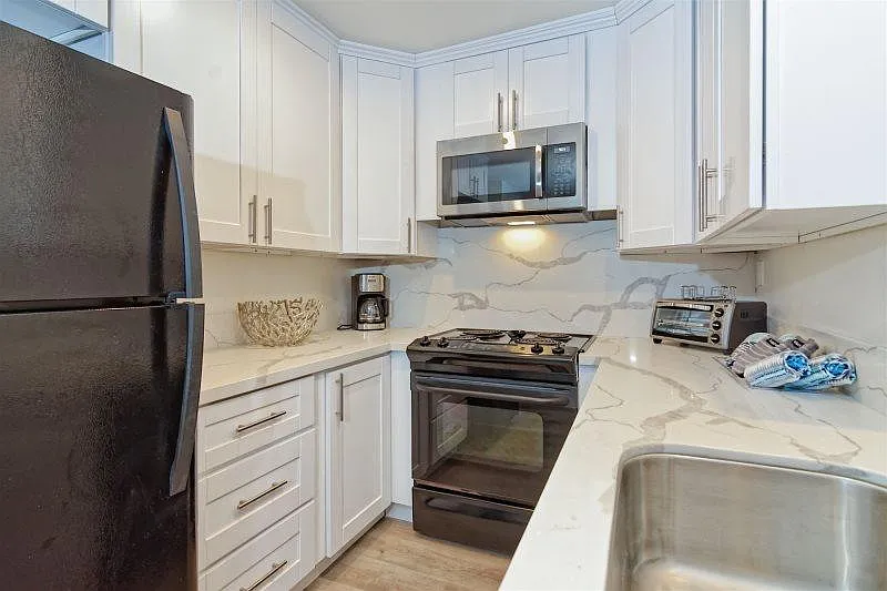 1 bed, 700 sqft, $7,900 — Photo 4