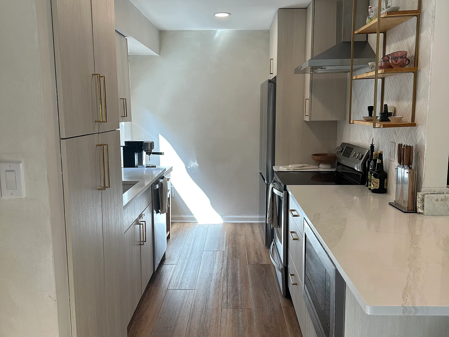 2 bed, 960 sqft, $3,000 — Photo 4