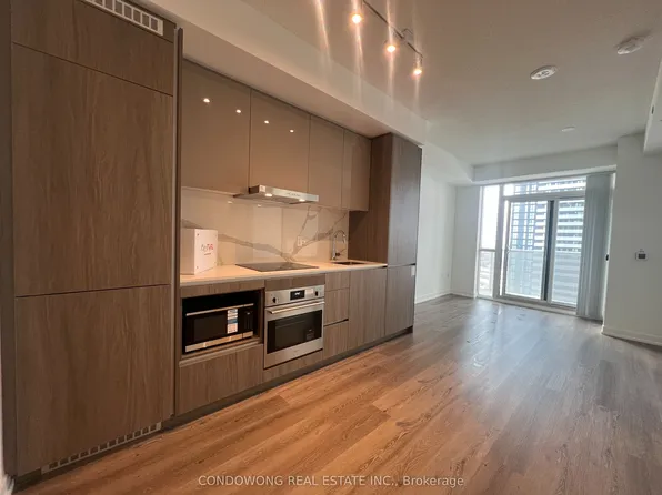 28 Interchange Way, Vaughan, ON