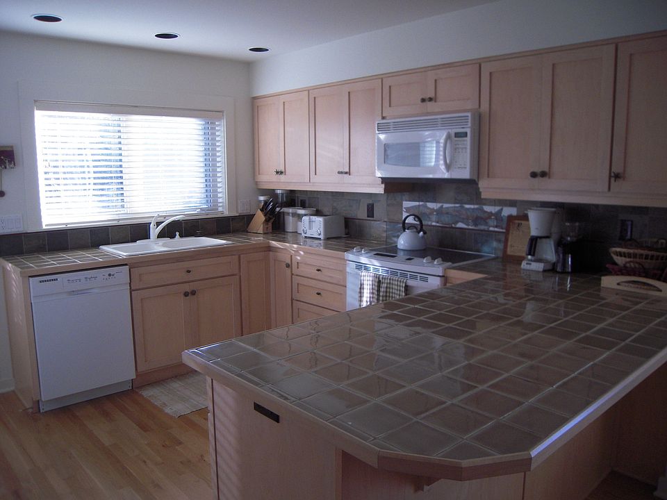 2nd image of 8877 Horizon Ln