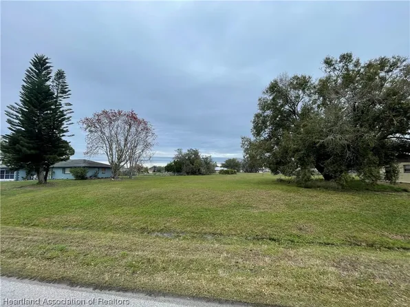 8409 Hampshire Dr, Sebring, FL 33876