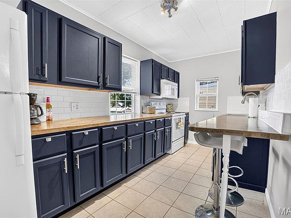 4th image of 4166 Schiller Pl