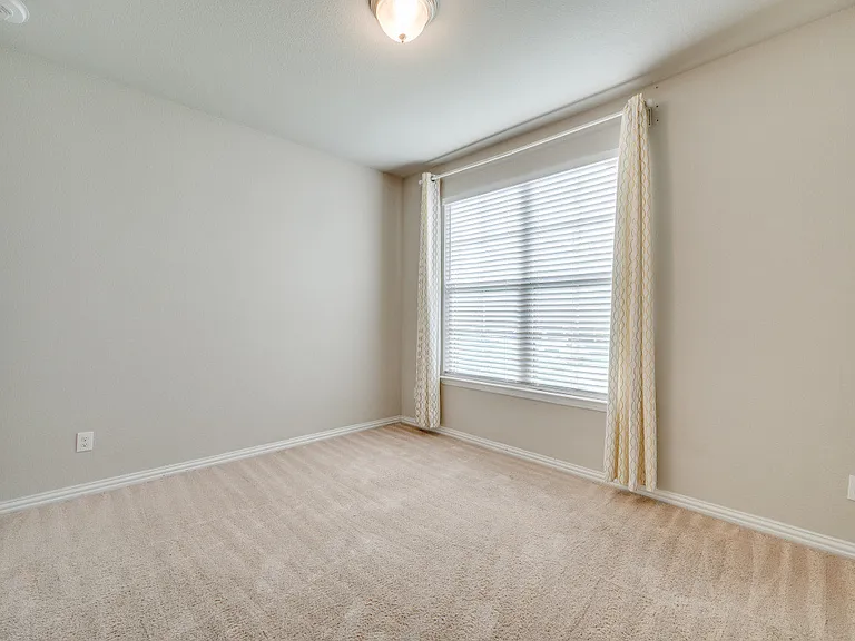2028 Barx Dr — Photo 18