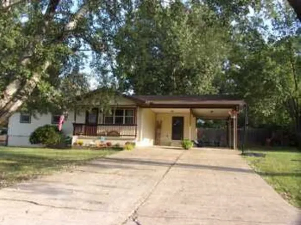 120 W 13th St, Yellville, AR 72687