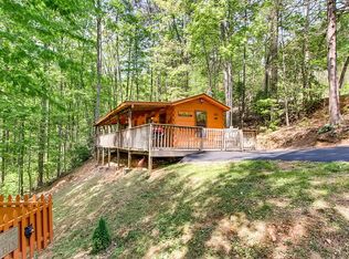 1304 Iris Ct, Sevierville, TN 37876
