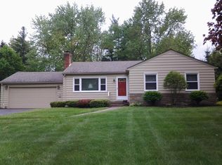 121 Sleepy Hollow Dr, Canfield, OH 44406