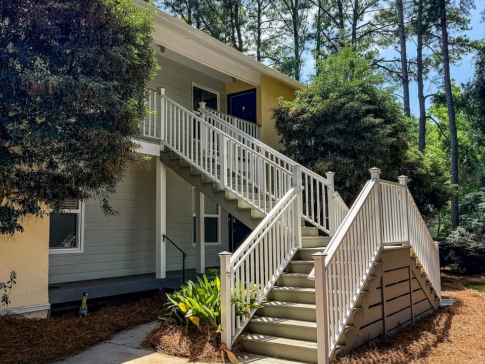 333 W Coleman Blvd #F