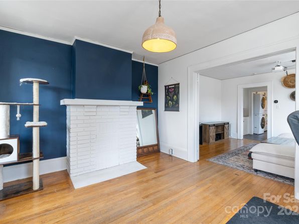 charlotte-north-carolina-2078154998 picture