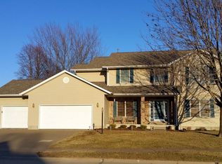 709 S 8th St, Eldridge, IA 52748