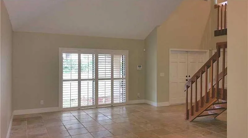 4 bed, 2289 sqft, $4,500 — Photo 3