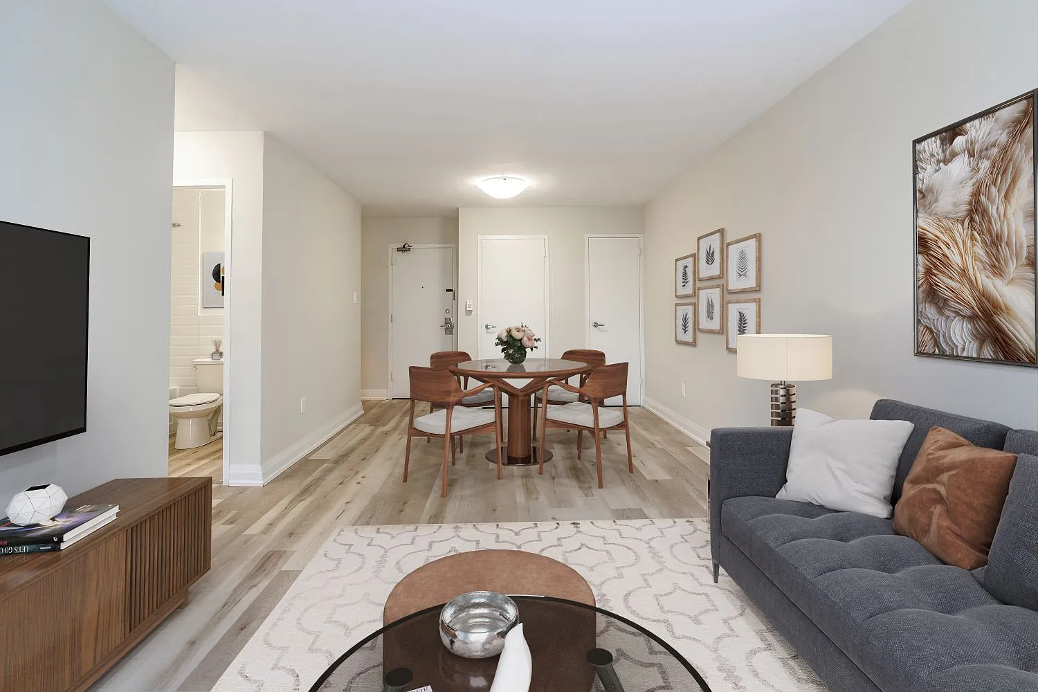 240 Southwood Drive — Photo 3