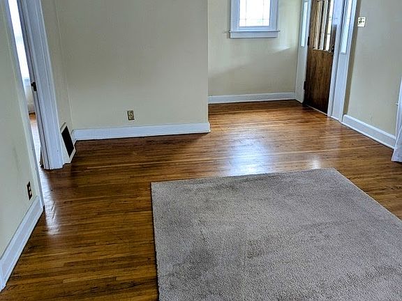 3rd image of 12 Dodge Ave