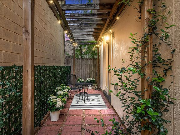 3rd image of 5634 Kiam St #C