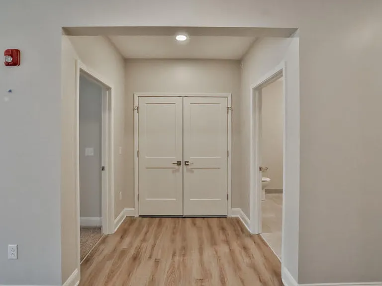 The Reserve on Hackett Apartments — Photo 37