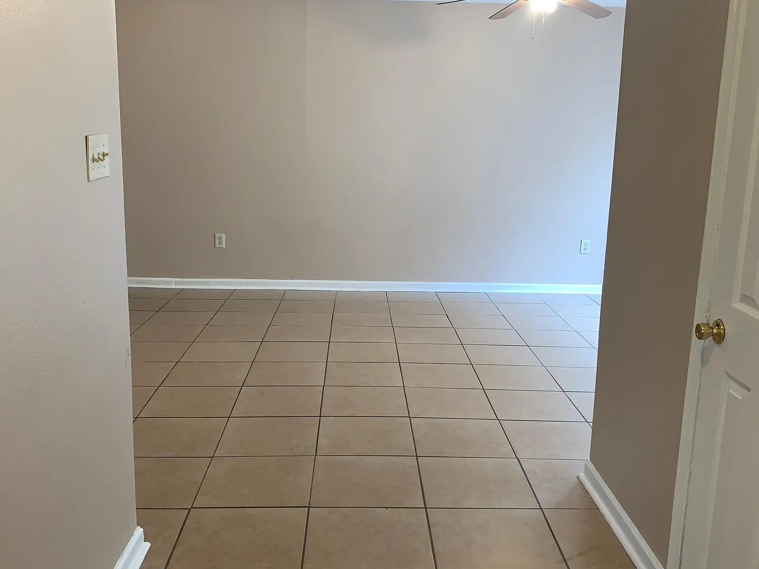 2 bed, 1.5 bath, 1098 sqft, $975 — Photo 4