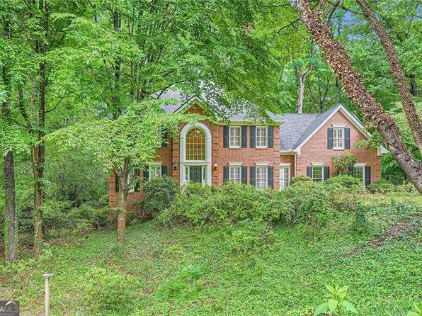 8470 Valemont Dr, Sandy Springs, GA 30350