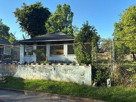 2nd image of 857 Benbow St