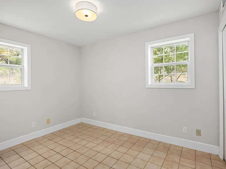 138 Hobson Ln — Photo 24