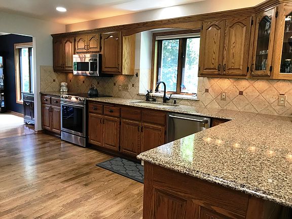 3rd image of 854 S Comanche Ln