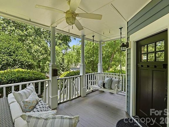 3rd image of 2009 Victorian Pl
