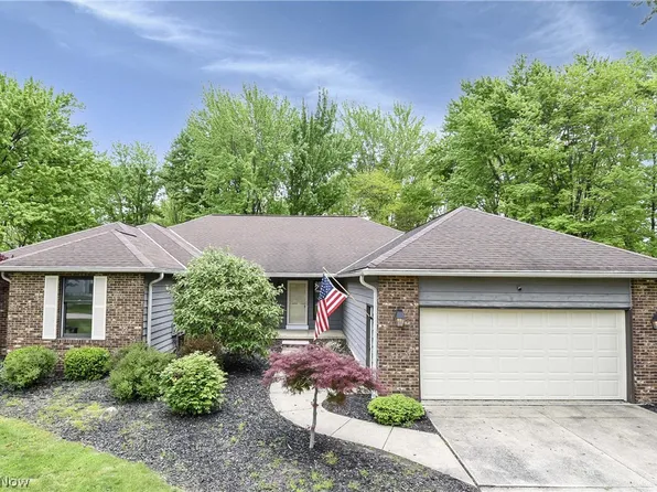 32078 Willow Cir, Avon Lake, OH 44012
