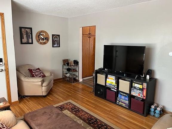 5th image of 75 Logan Ave W