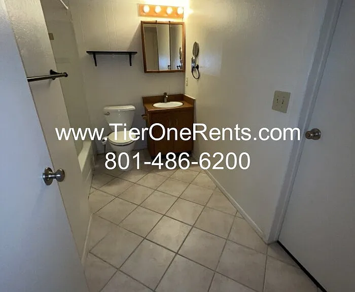 619 Angie Cir #619 — Photo 11