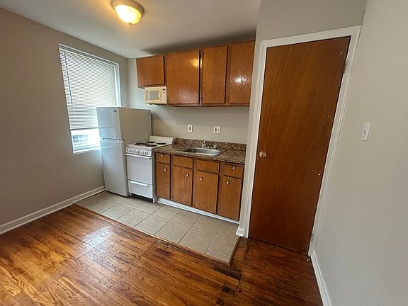 5th image of 3416 Spring Garden St #22A