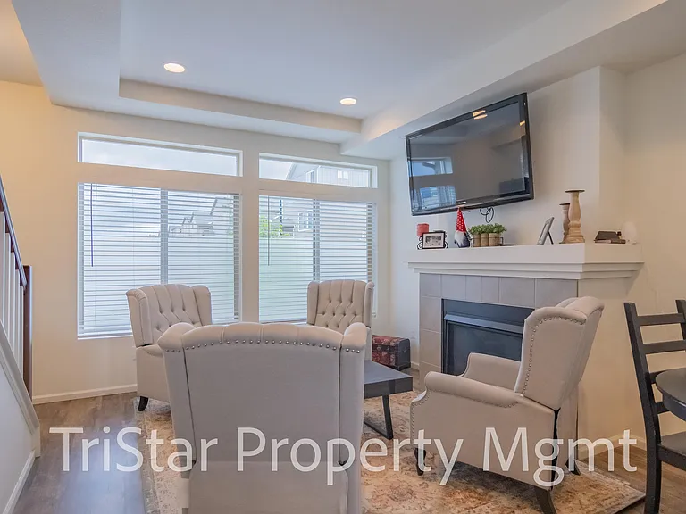 6137 Ashmore Ln — Photo 2