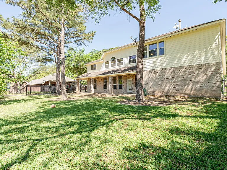 24319 Bay Hill Blvd — Photo 26